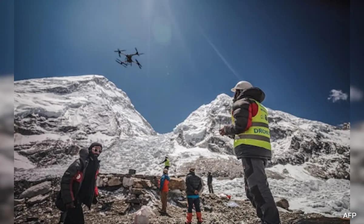 Heavy-Duty Drones Airlift Garbage Off ‘Highest Dumpster In World’, Everest