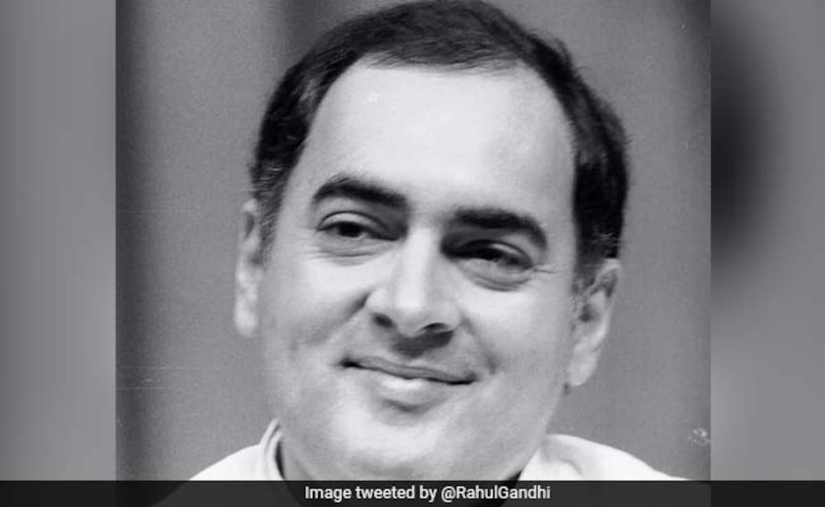 PM Modi, Congress Leaders Pay Tributes To Rajiv Gandhi On 81st Birth Anniversary