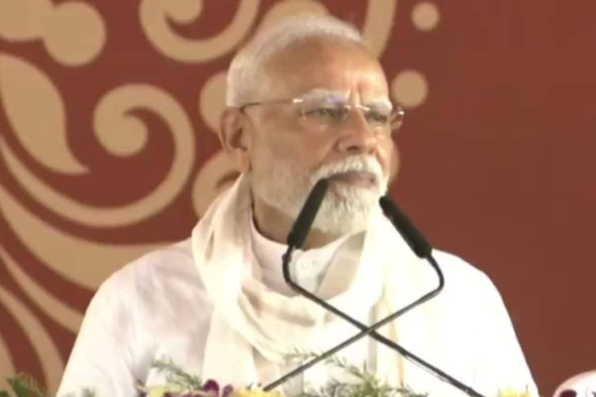 ‘Jail For Taking A Day Off’: PM Modi Slams Oppn Over Harsh Laws Against Sanitation Workers In Delhi