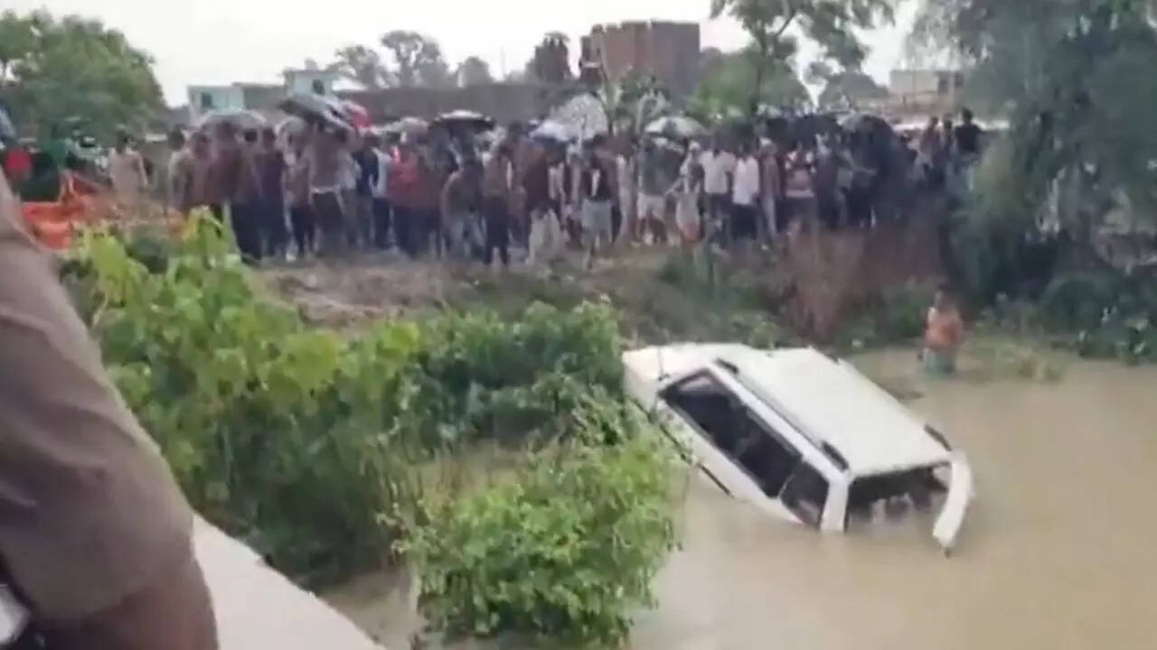UP accident: 11 devotees killed as SUV plunges into canal; CM announces Rs 5L aid