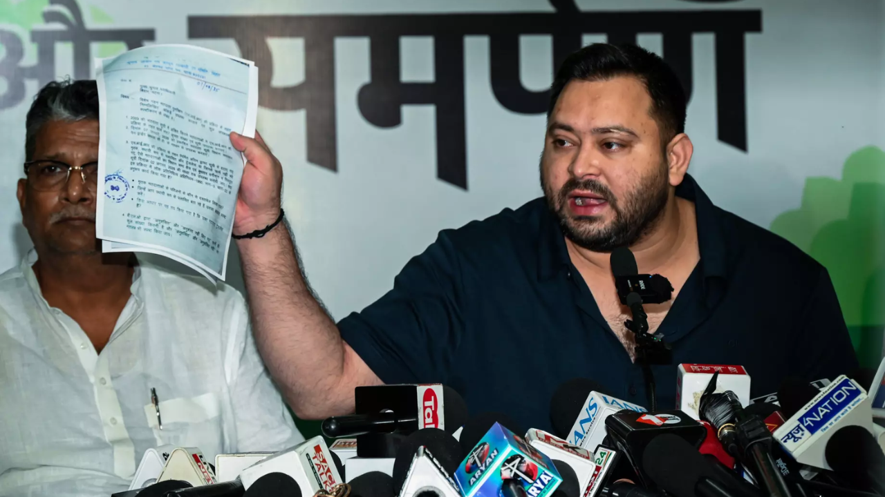 Tejashwi’s dual voter ID row: EC issues notice to RJD leader, asks him to hand over EPIC card