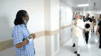Shibu Soren passes away: PM Modi pays tribute, consoles Hemant at hospital — Video