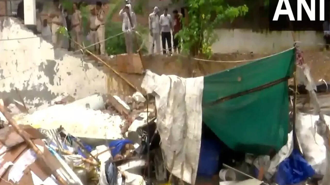 Heavy rains in Delhi: Wall collapse in Hari Nagar kills 8