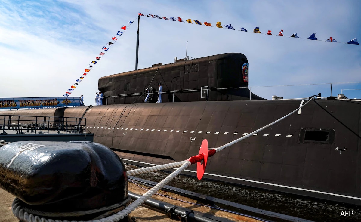 Russian Lawmaker’s “Nuclear Submarines In Oceans” Response To US Deployment