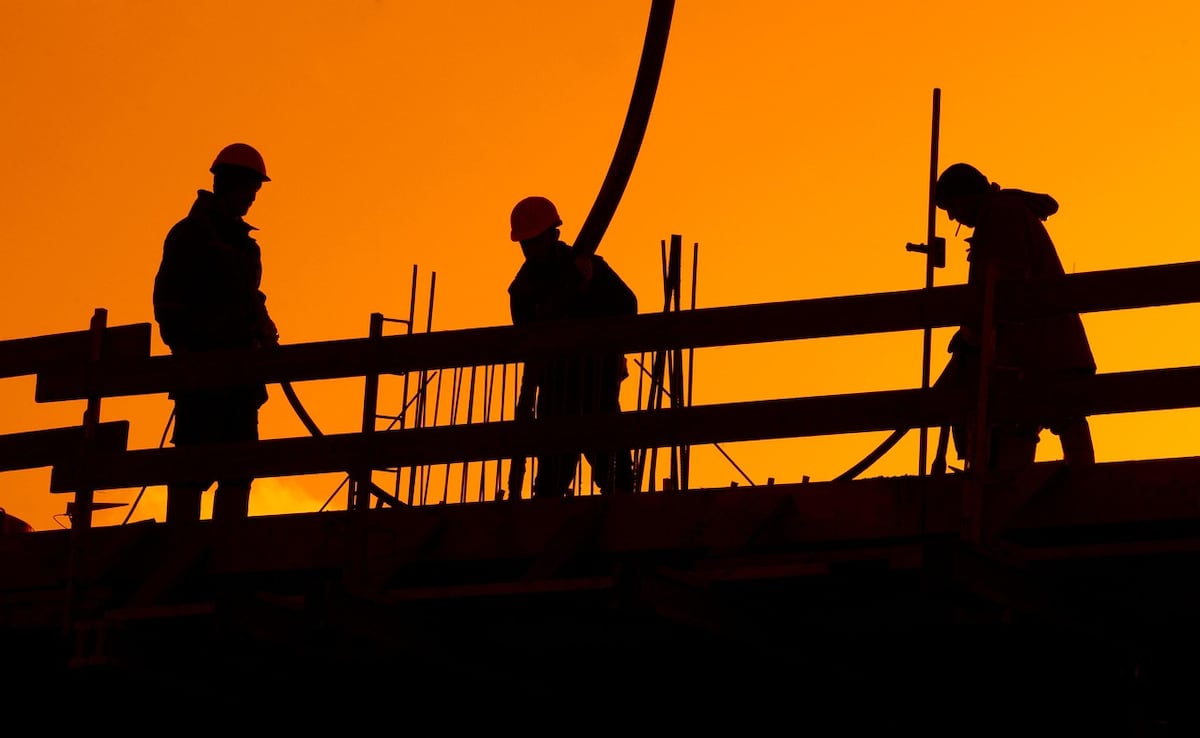 CAG Flags Underuse of Construction Workers Welfare Funds in Delhi, Only 7.3% Registrations Renewed