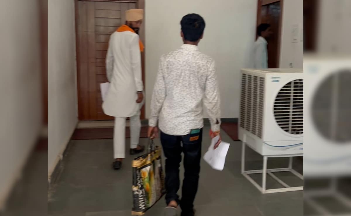 Baby Dies At Hospital, Father Reaches Government Office With Body In Bag