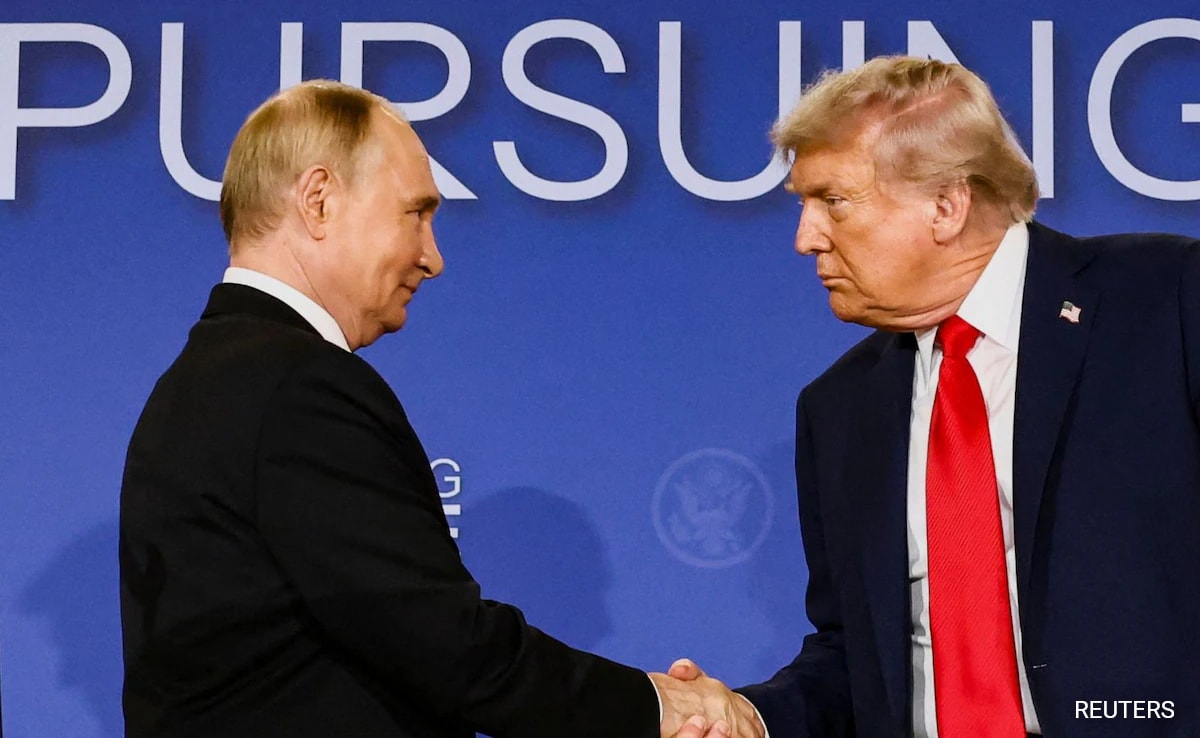 ‘Maybe It Will End’: Russians Welcome Putin-Trump Summit