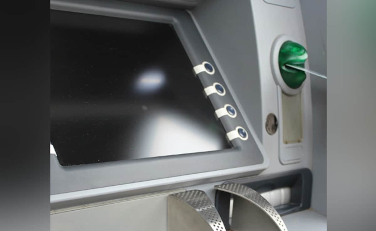 Thieves Try To Steal ATM In Maharashtra Using SUV, Fail. Case Registered