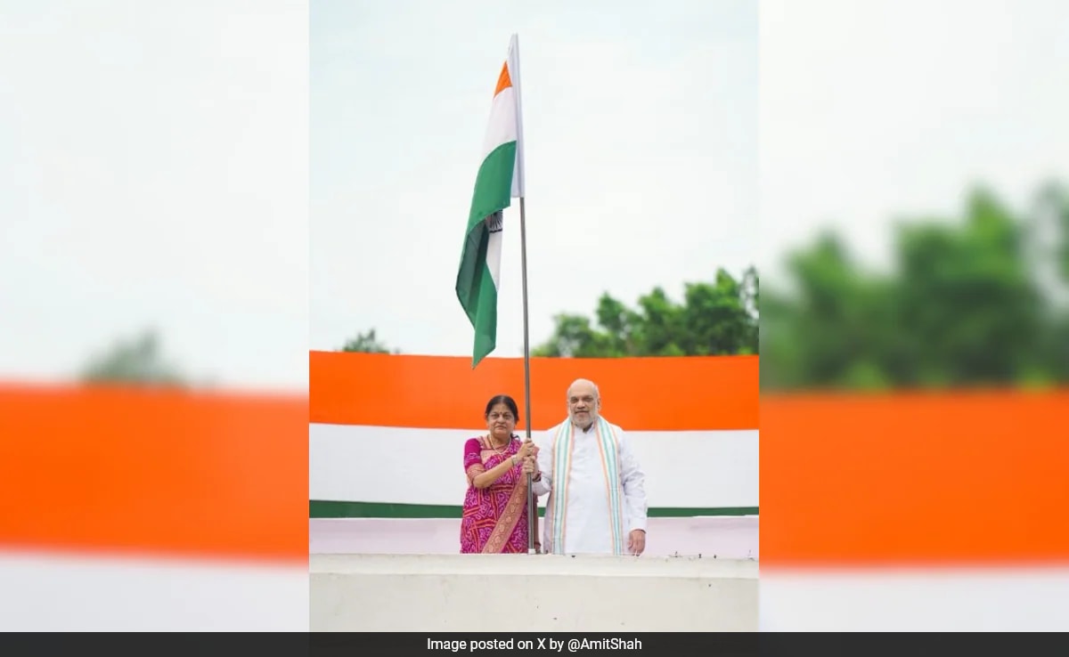 Amit Shah Hoists Tricolour Flag, Calls ‘Har Ghar Tiranga’ A Unifying Thread