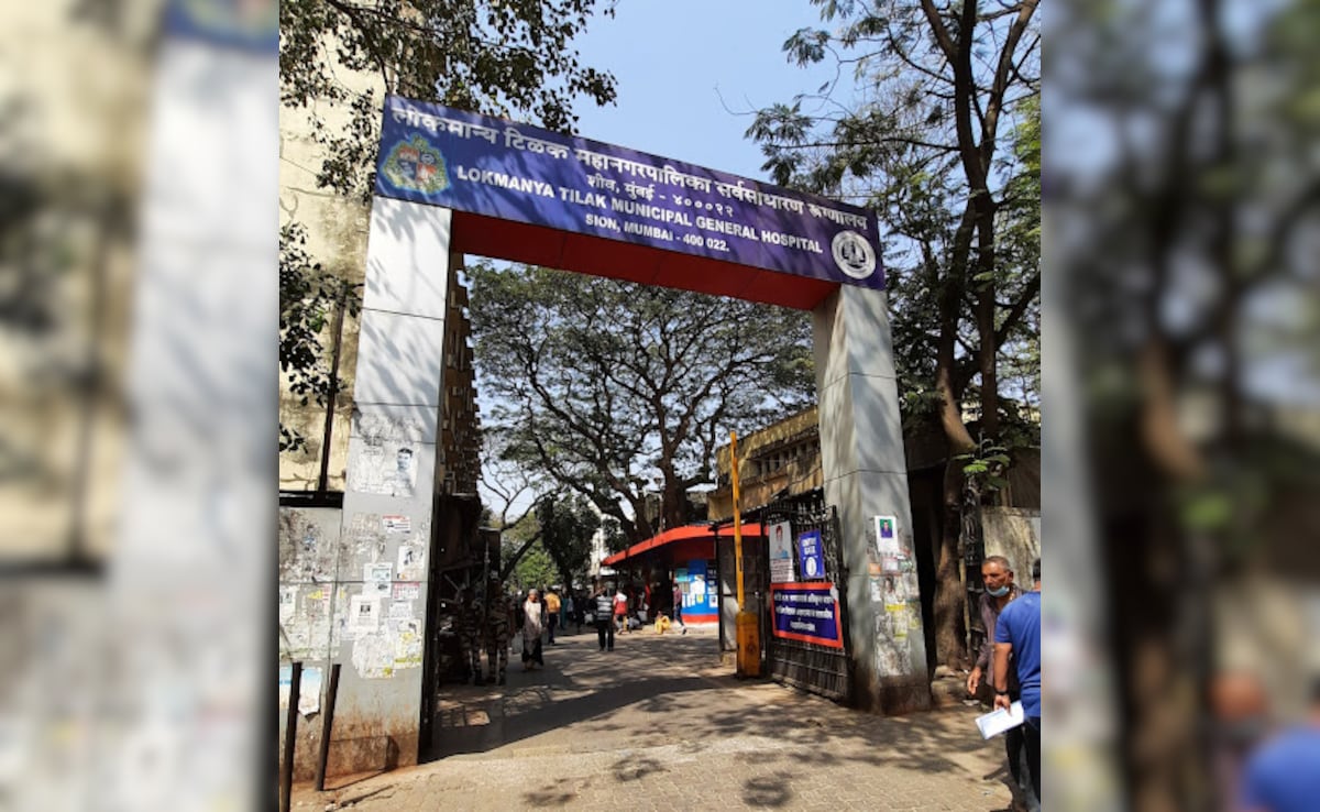 2 Doctors Among 4 Booked For Defrauding Senior Physician Of Rs 70 Lakh