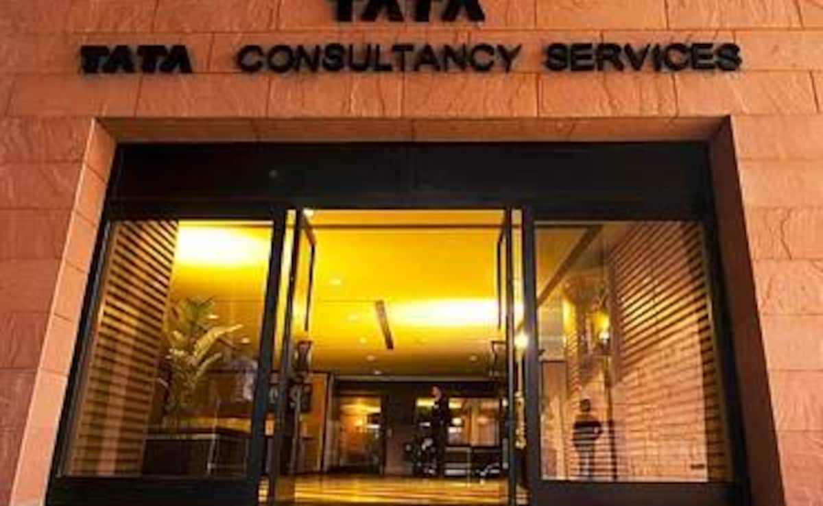 Amazon, TCS, Microsoft: These Firms May Be Worst Hit By Trump’s H1-B Visa Fee Hike