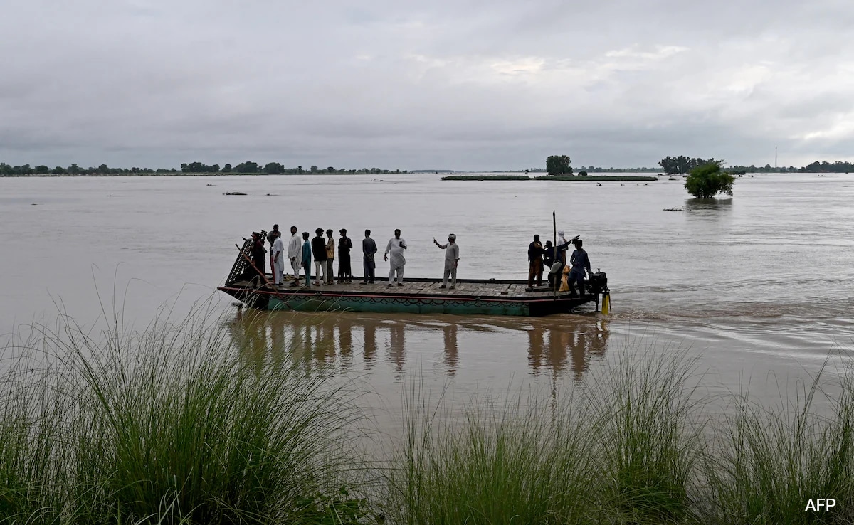 5 Dead As Boat Rescuing People From Flooded Areas Overturns In Pakistan