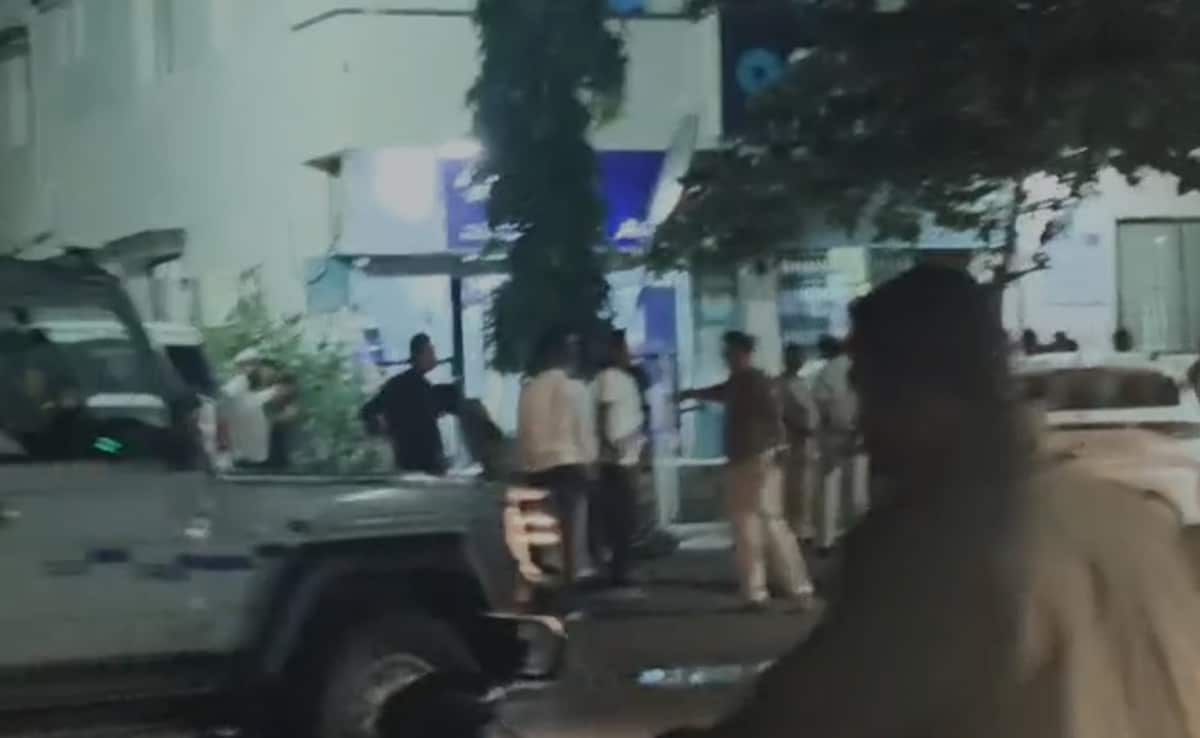 3 Masked Men Loot Gold Worth Rs 20 Crore From SBI Bank In Karnataka
