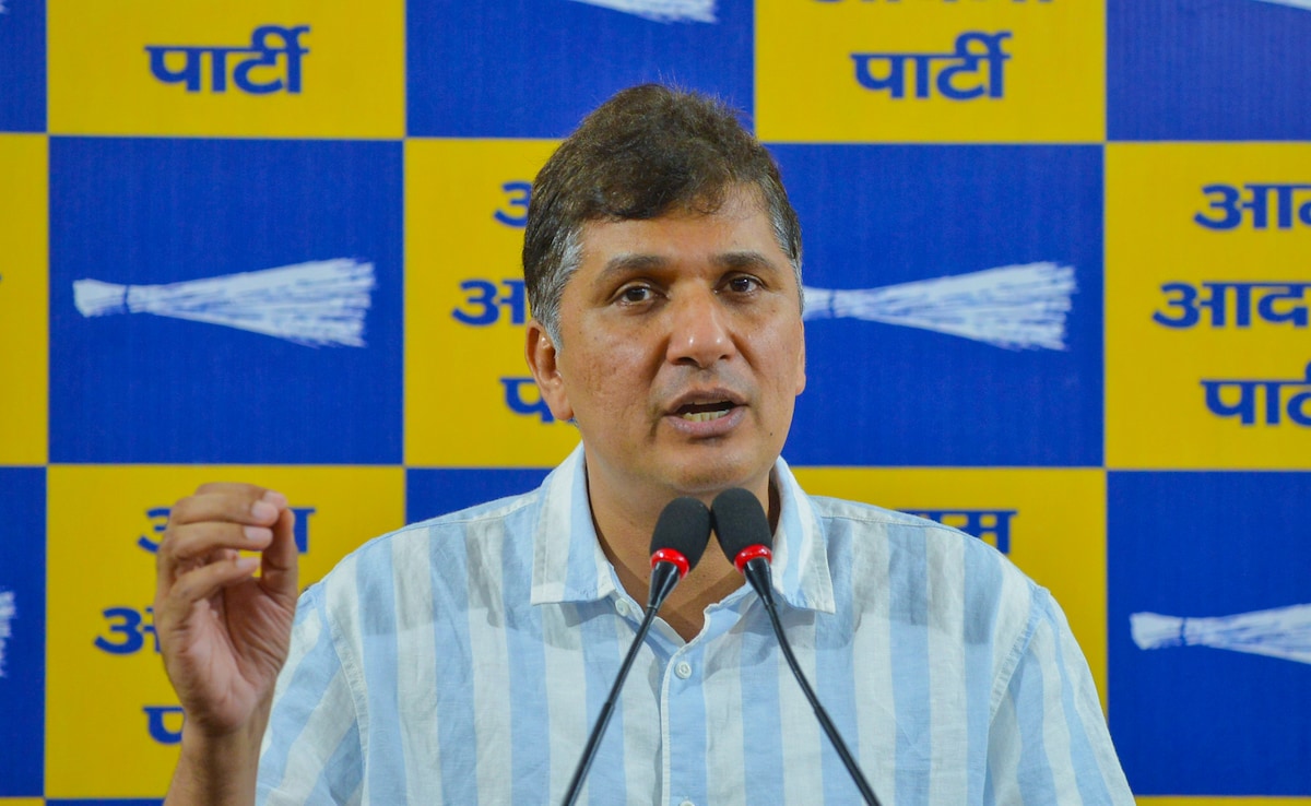 AAP Dissolves Delhi Women’s Wing Amidst Organisational Restructuring