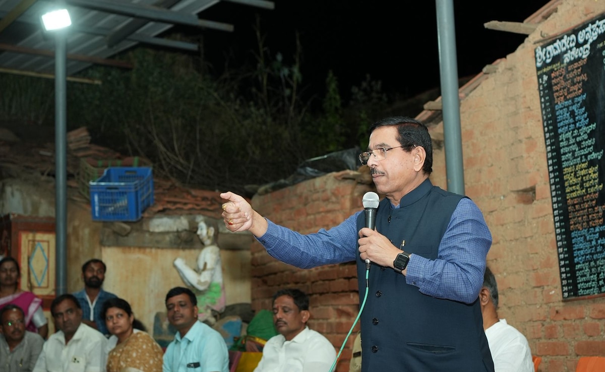 “How Can He Do It”: Union Minister Loses Cool At Karnataka Cop Over Lathicharge At Ganesh Procession