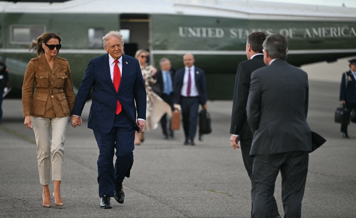 Trump, Melania Forced To Switch Helicopter While Leaving UK Due To ‘Hydraulic Issue’
