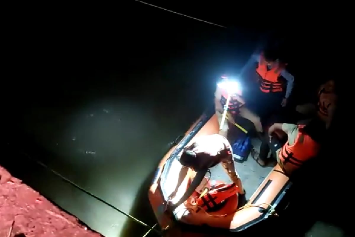 1 Cop Killed, 2 Missing After Their Car Plunges Into Shipra River In Ujjain, Search Underway