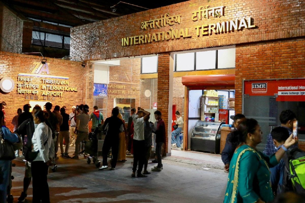 Nepal Turmoil: Andhra, Karnataka, Kerala, Delhi CMs Scramble To Bring Stranded Home Nepal Turmoil: Andhra, Karnataka, Kerala, Delhi CMs Scramble To Bring Stranded Home