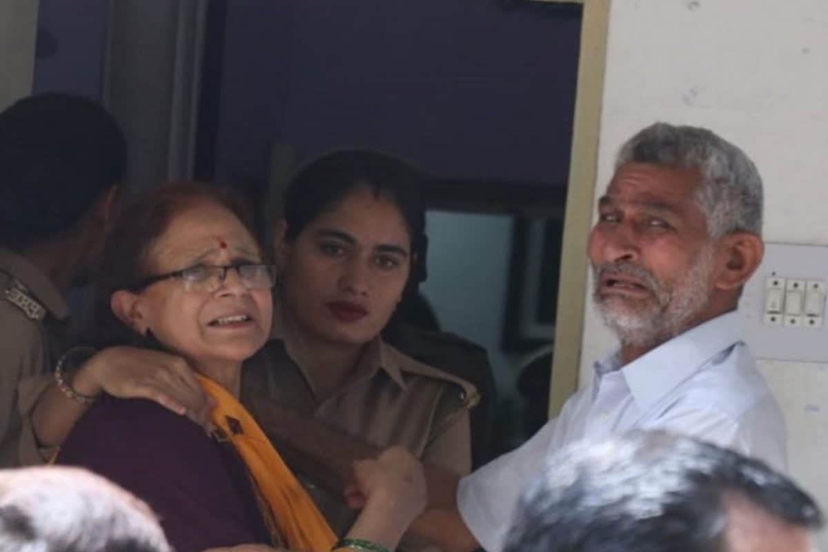 Once Accused Of Sending Obscene Messages, UP Govt Officer Played & Pampered His Daughter Before…