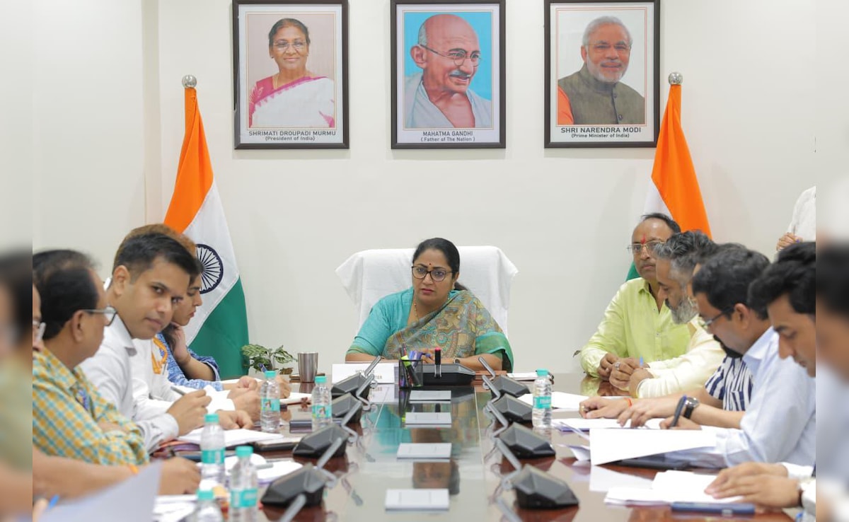 AAP’s ‘Phulera’ Question To Delhi Chief Minister, BJP’s Sunita Kejriwal Reply
