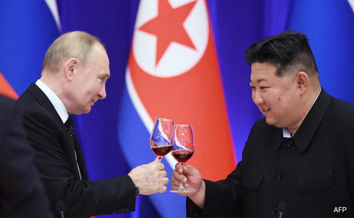 Video: Kim Jong Un’s Staff Cleans DNA Traces After His Meeting With Putin