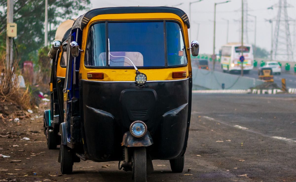 85% Mumbai Auto Drivers Know About Electric Vehicles, But Few Ready To Switch: Study