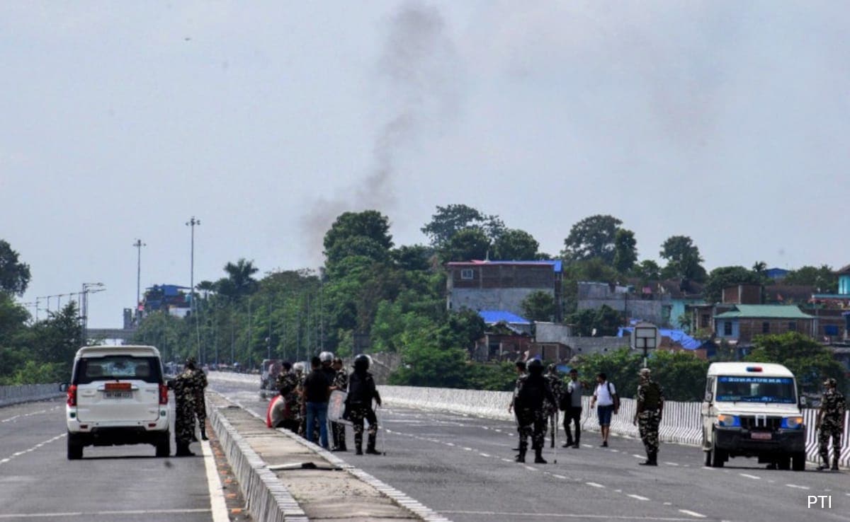 112 Tourists From Thane Trapped In Nepal, Appeal For Swift Evacuation 112 Tourists From Thane Trapped In Nepal, Appeal For Swift Evacuation