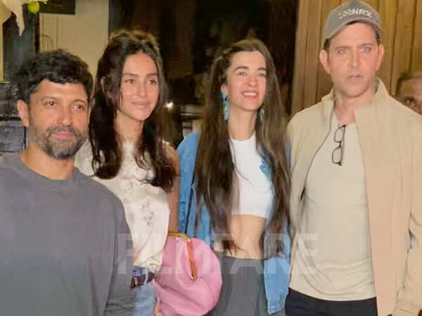 Pics: Hrithik Roshan and Saba Azad Step Out for a Double Date With Farhan Akhtar and Shibani Akhtar