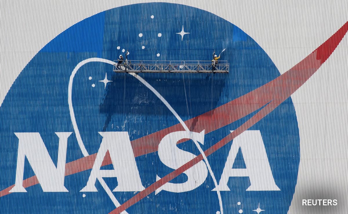 NASA Blocks Chinese Citizens From Working On Space Programs