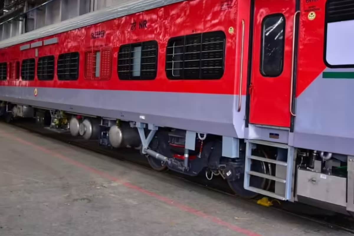 Railways New Rule: Aadhaar Must For Booking Online Tickets In First 15 Mins From October 1