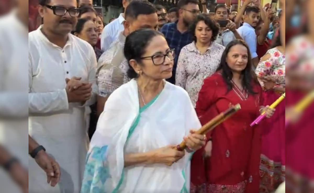 BJP Versus Trinamool After Mamata Banerjee’s Dandiya At Kolkata Puja Pandal