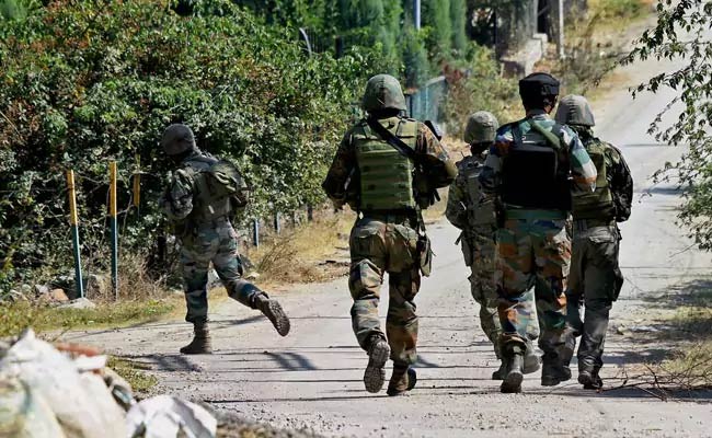 Encounter Breaks Out In J&K’s Kulgam, Army Personnel Injured