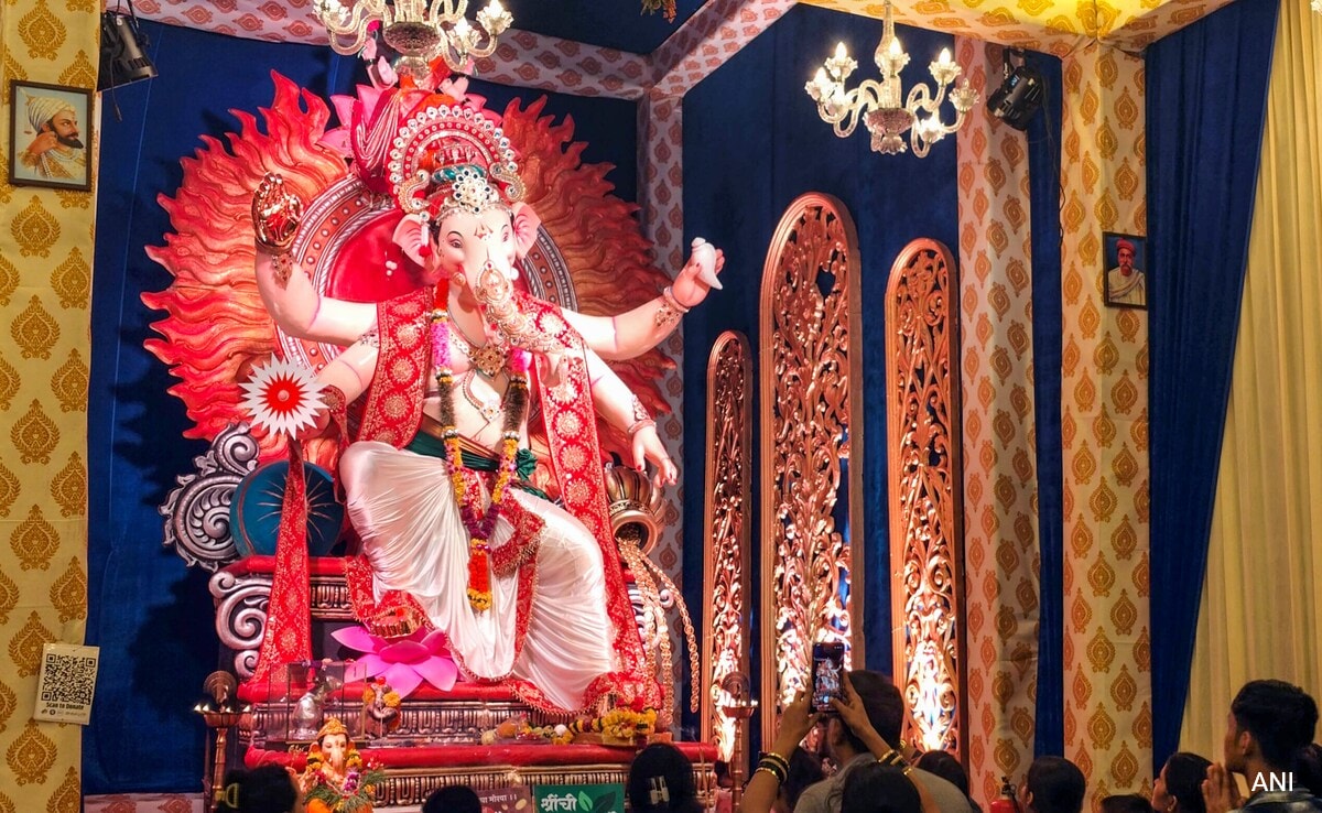 Ganesh Visarjan 2025 Live Updates: Huge Celebrations Across India Today, Cops Issue Traffic Advisories
