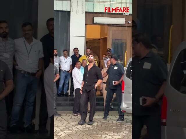 Khiladi Akshay Kumar Spotted In Full Swag As He Heads Out Of The City
