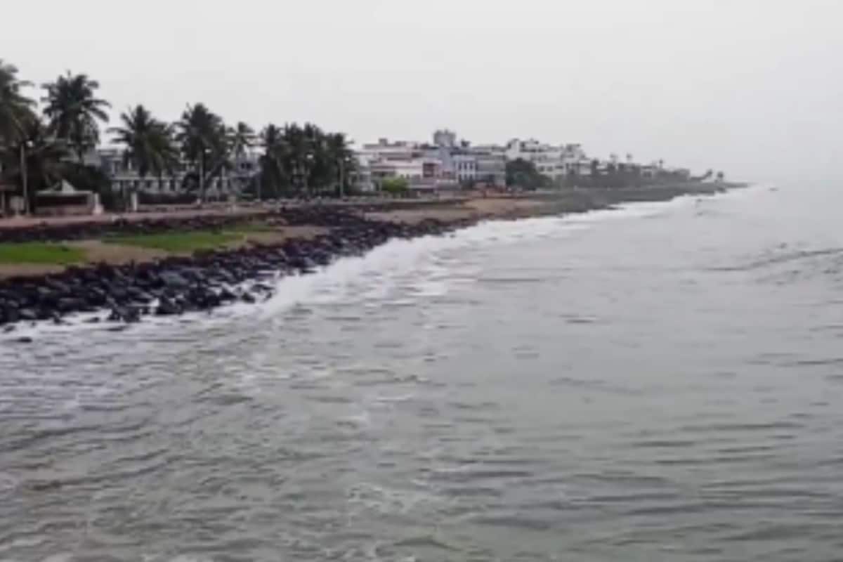 Cyclone Montha Impact: 43 Trains Cancelled Across East Coast Railway; Authorities On High Alert