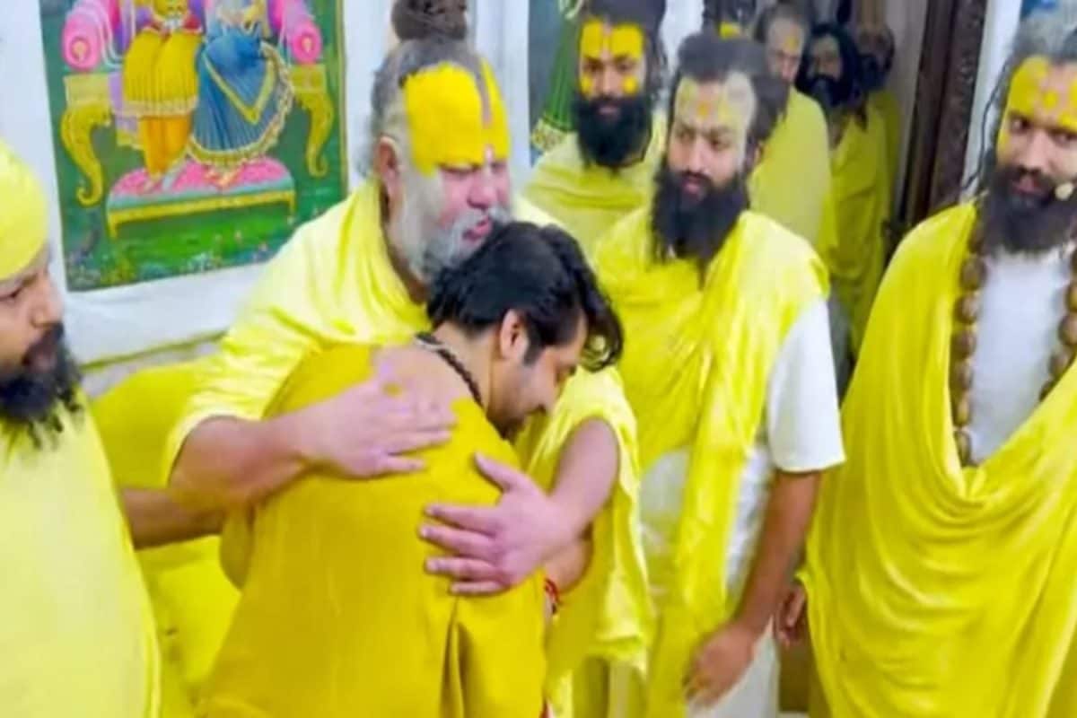 ‘Rumours Were Spread’: Premanand Ji Maharaj, Battling Kidney Failure, Now Stable, Says Bageshwar Baba