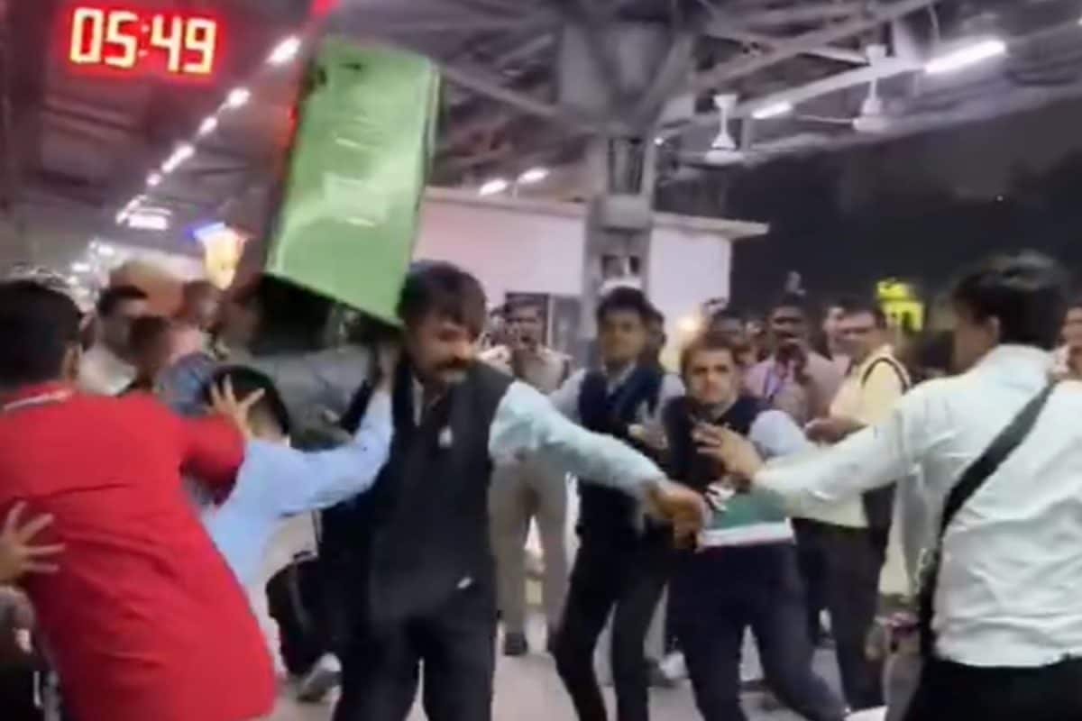 Railway Employees Trade Blows At Delhi Station; Video Goes Viral | Watch