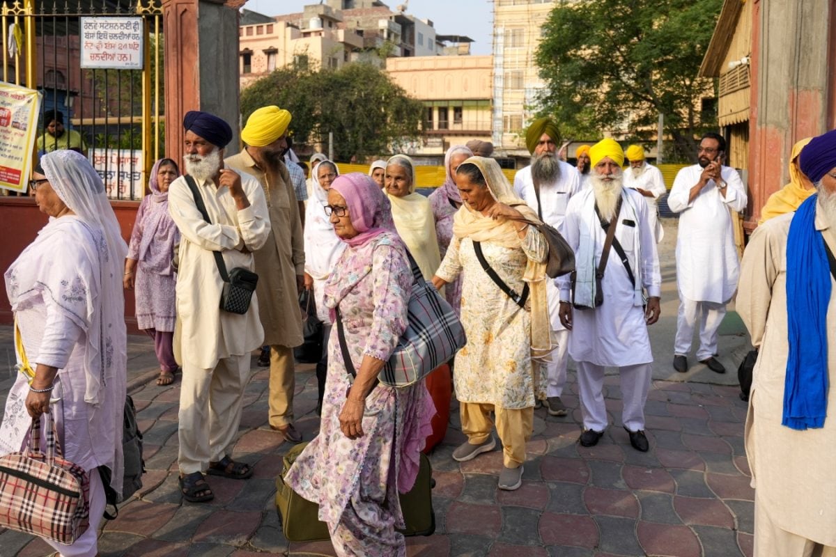 Govt Allows Sikh Jathas To Visit Pakistan For Guru Nanak’s Prakash Purab