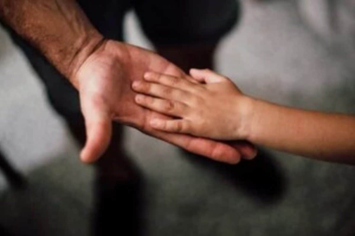Locals Moved To Tears As Man Cuts Daughter’s Birthday Cake At Her Funeral In Chhattisgarh