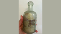 Messages in a bottle from WWI soldiers found on Australian coast