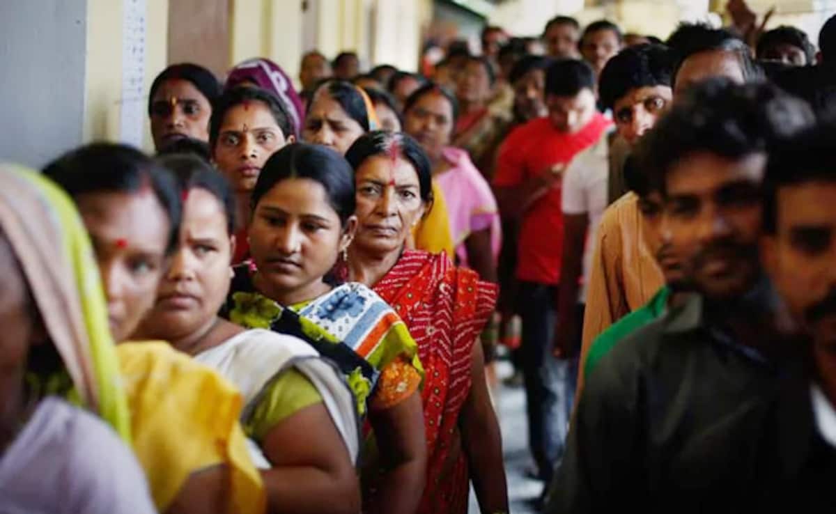 Bihar Election: Twice As Many Women Removed From Final SIR List, Data Shows