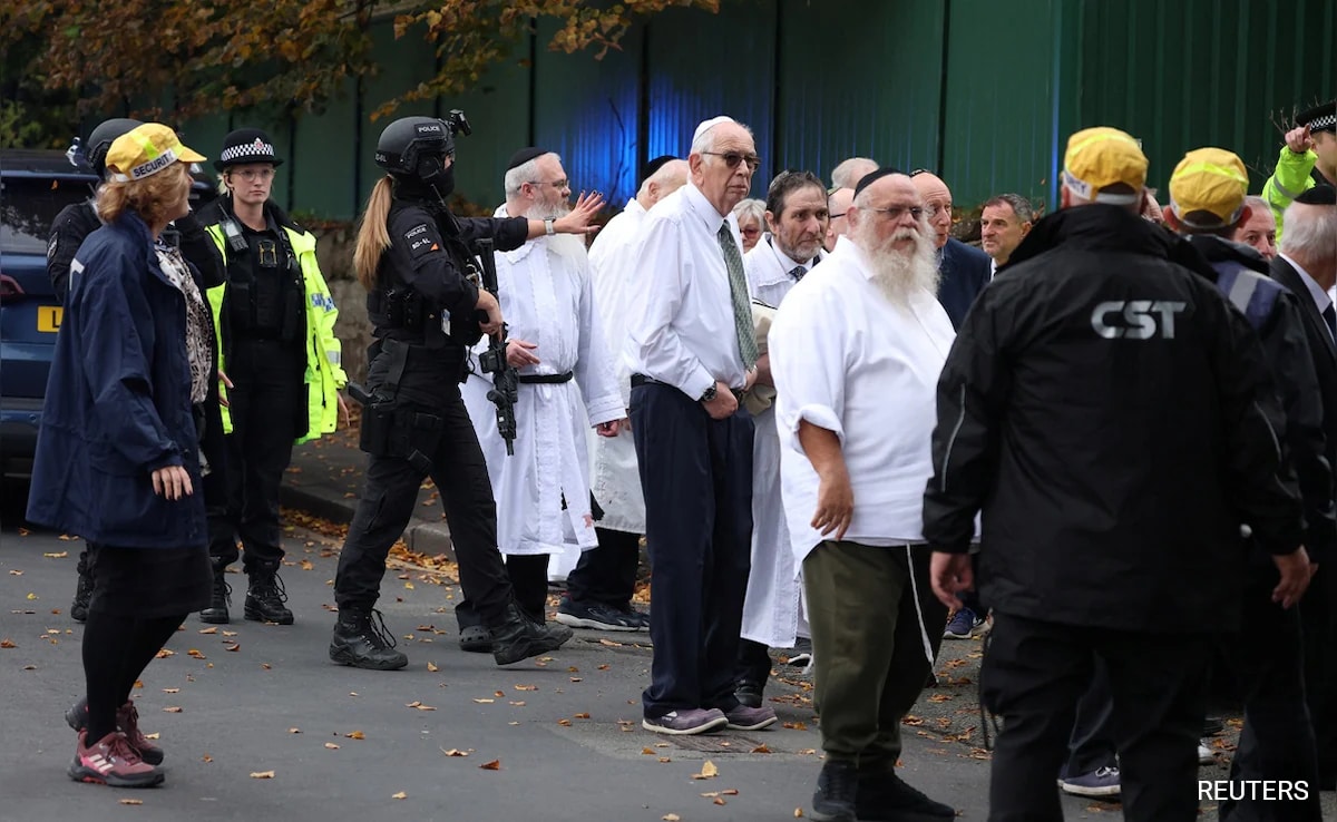 2 Killed In Stabbing Attack In UK’s Manchester, Suspect Shot Dead