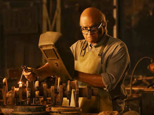 Madhavan Stuns As GD Naidu in First Look of G.D.N