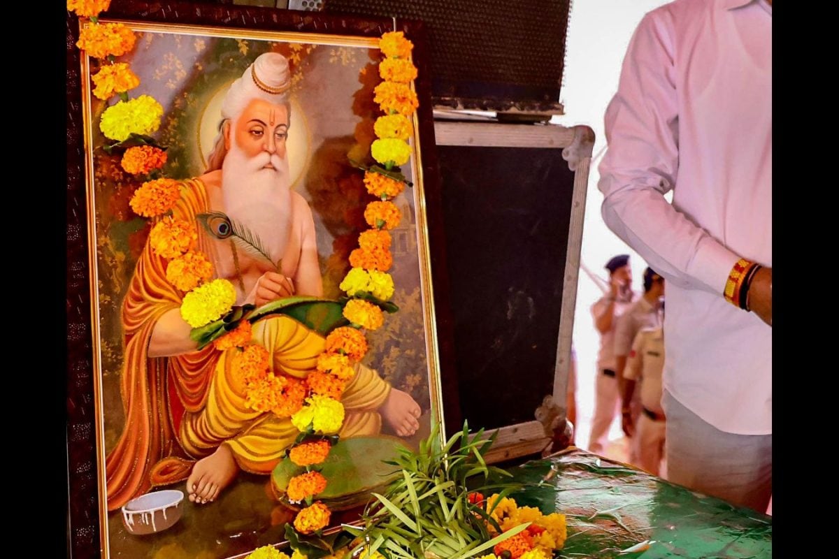 Valmiki Jayanti 2025: Public Holiday Declared In Delhi & UP, Here’s What’s Open, What’s Closed