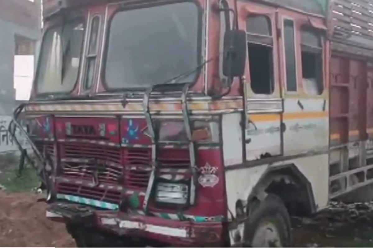 Six Killed, Two Injured As Car Collides With Truck In UP’s Barabanki