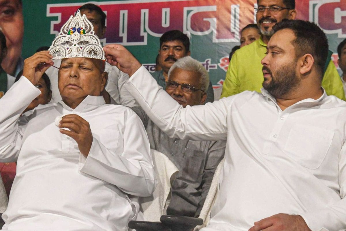Tejashwi Yadav Uncovers RJD Defeat, Lalu Yadav Backs Amid Family Feud