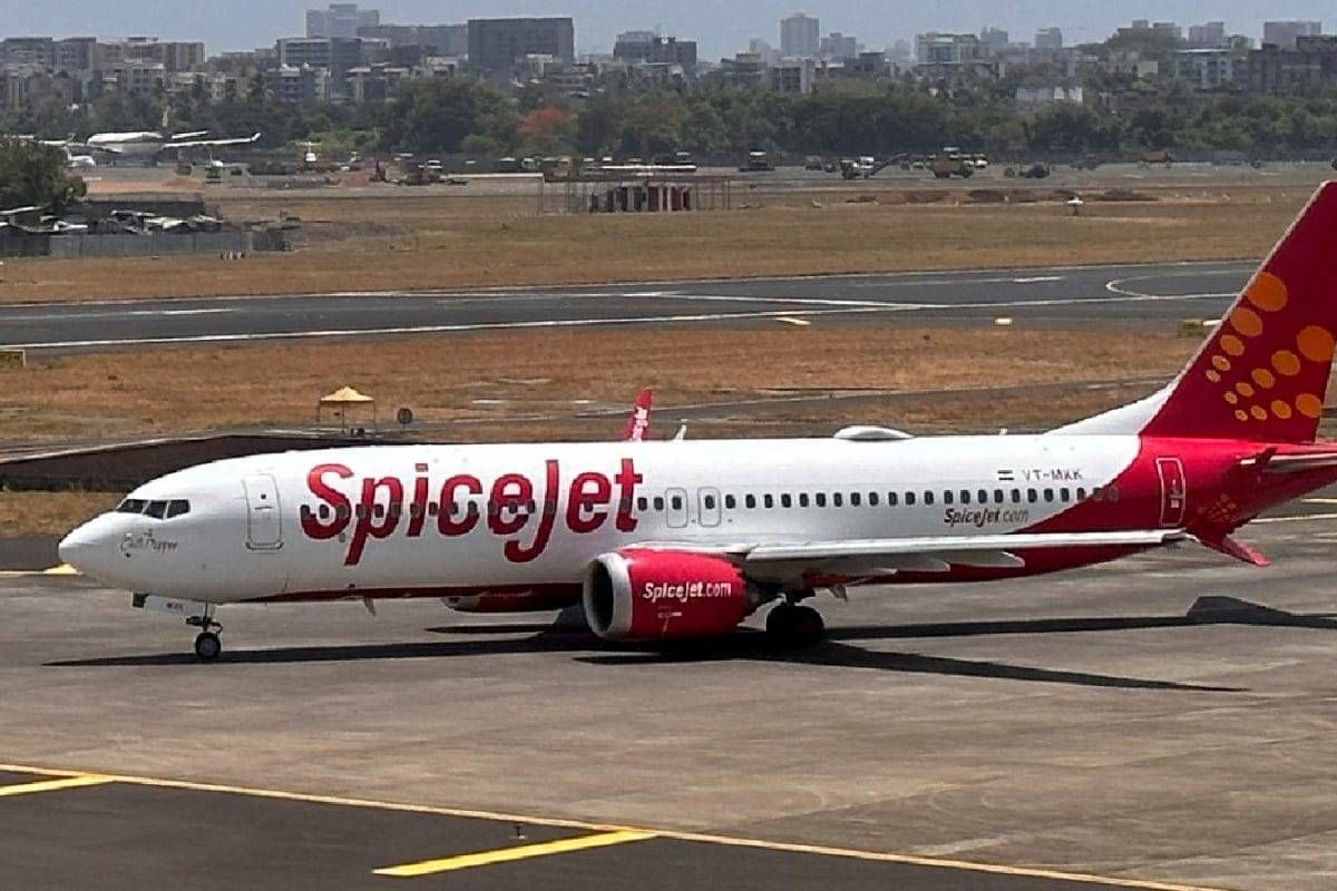 SpiceJet Flight From Mumbai Makes Emergency Landing In Kolkata After Engine Failure