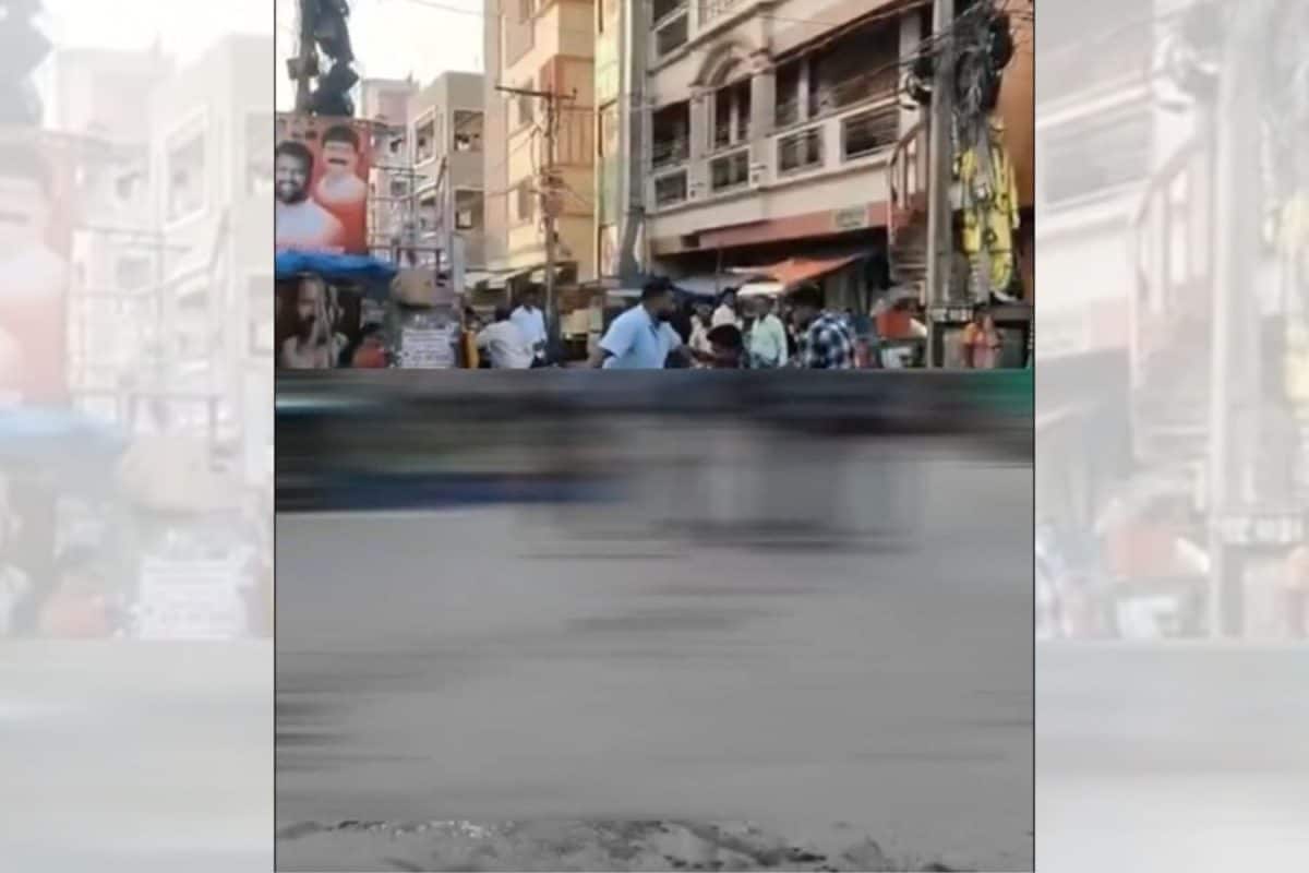 Hyderabad Man Critically Injured After Being Stabbed In Broad Daylight, Accused On The Run