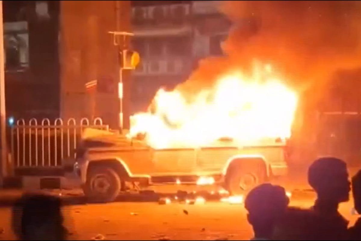 Angry Mob Torches Police Vehicle In Bihar’s Gopalganj Over Rumours Of Biker’s Death