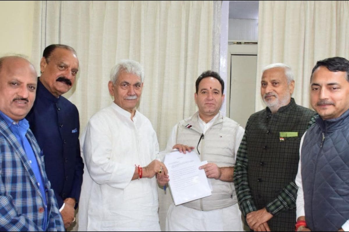 BJP’s J&K Leadership Meets LG Sinha, Opposes Selection Of Non-Hindus At Vaishno Devi Medical College